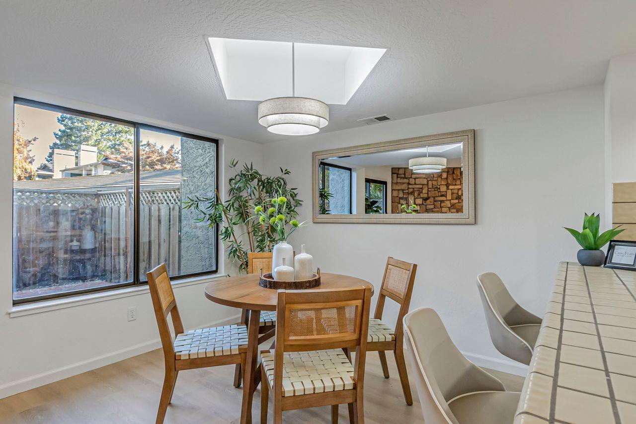 Detail Gallery Image 11 of 38 For 1138 Cherryview Ln, San Jose,  CA 95118 - 3 Beds | 2/1 Baths