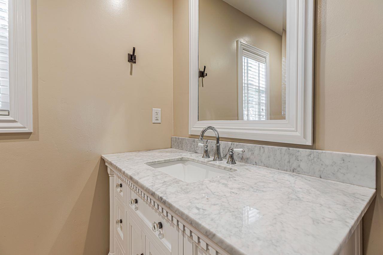 Detail Gallery Image 19 of 30 For 221 Oak St, Salinas,  CA 93901 - 5 Beds | 2/1 Baths