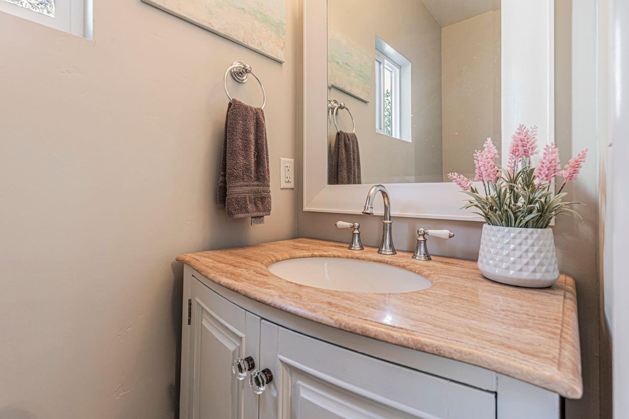 Detail Gallery Image 23 of 30 For 221 Oak St, Salinas,  CA 93901 - 5 Beds | 2/1 Baths