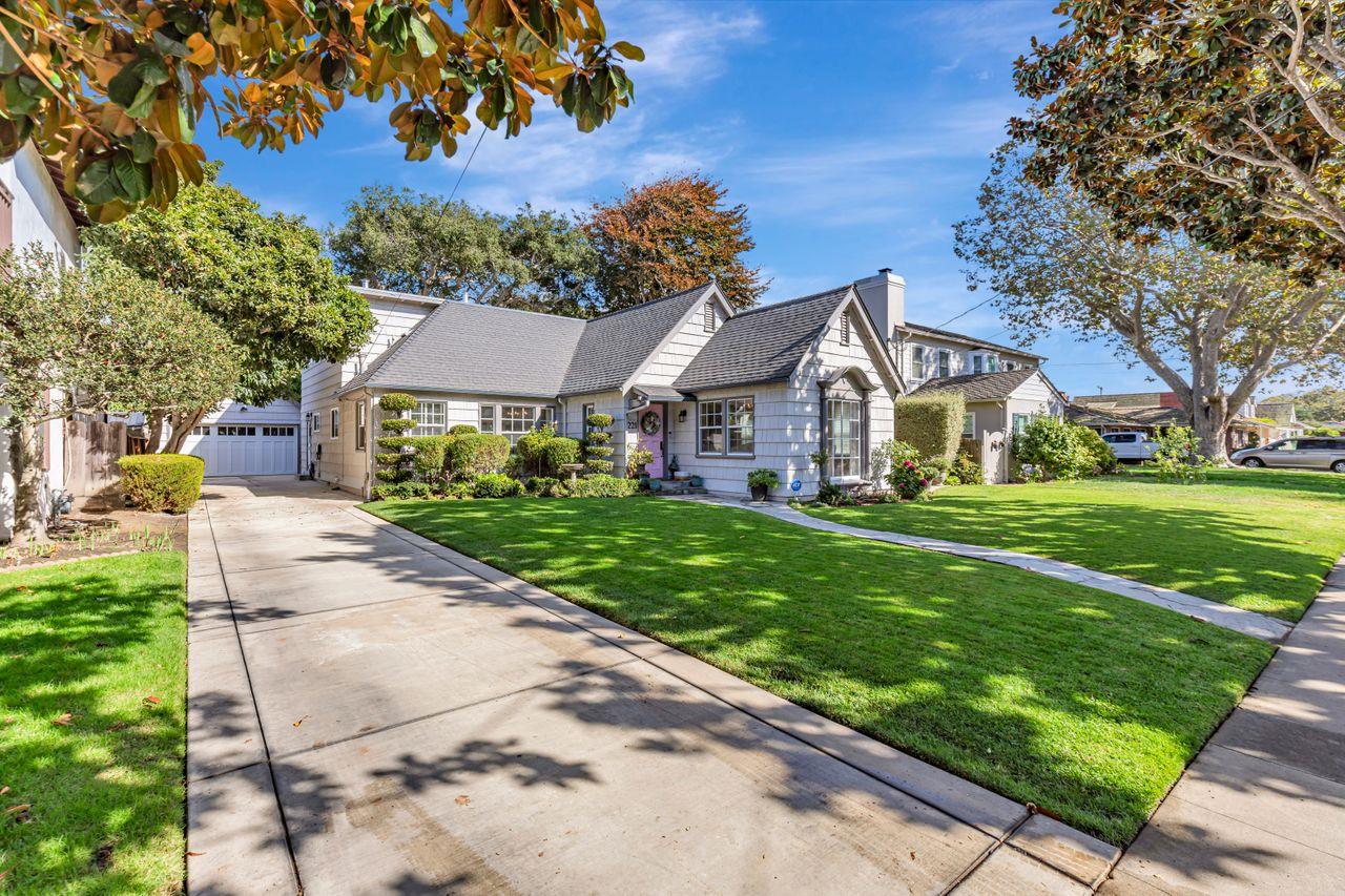 Detail Gallery Image 3 of 30 For 221 Oak St, Salinas,  CA 93901 - 5 Beds | 2/1 Baths