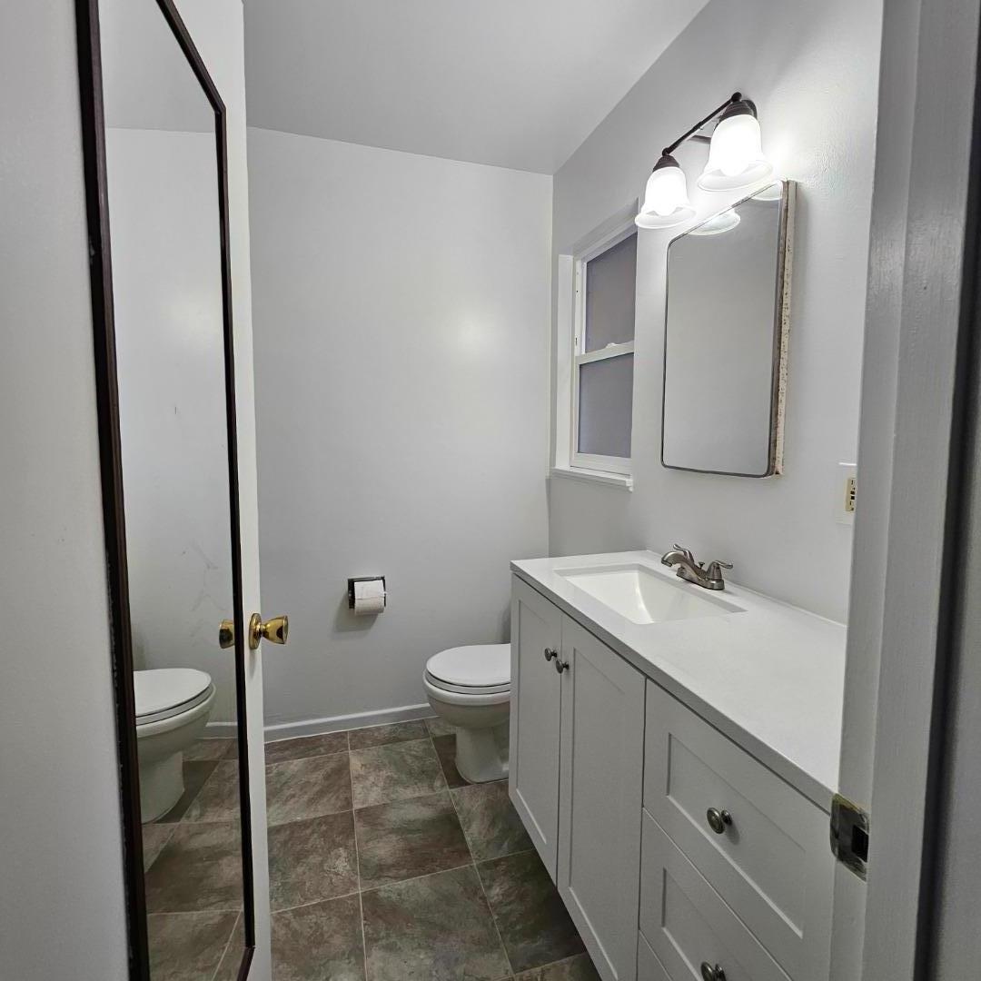 Detail Gallery Image 10 of 27 For 229 Iris Dr, Salinas,  CA 93906 - 3 Beds | 2 Baths