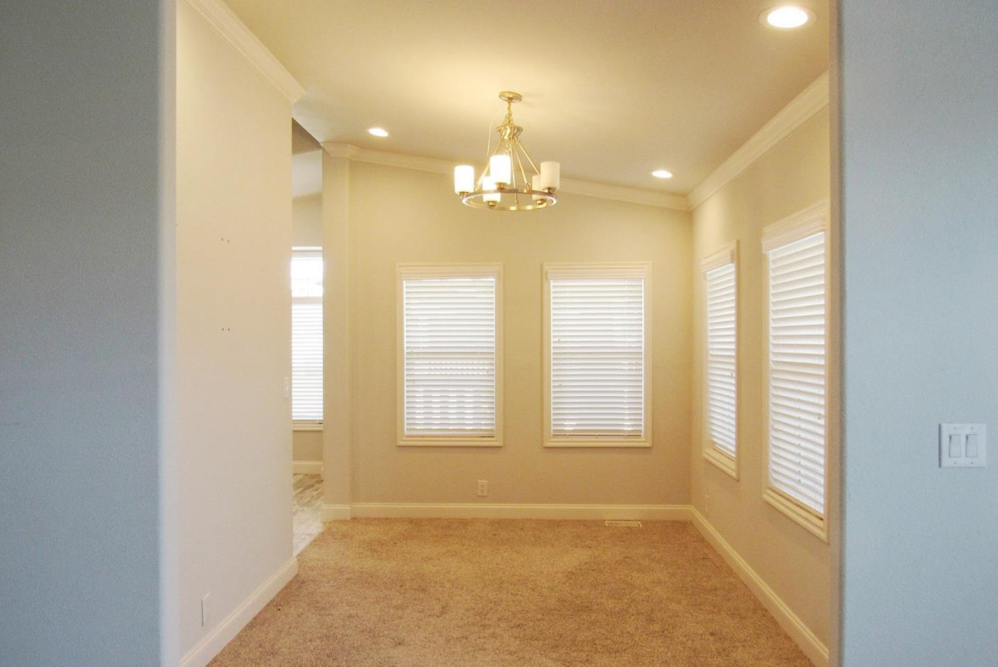 Detail Gallery Image 8 of 32 For 1225 Vienna Dr #241,  Sunnyvale,  CA 94089 - 3 Beds | 2 Baths