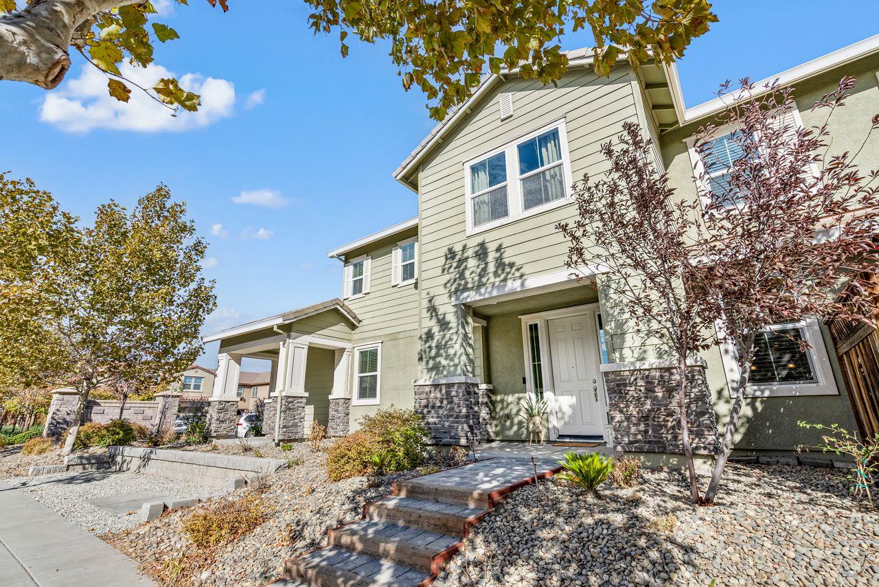 Detail Gallery Image 5 of 49 For 1070 S Atwood Ct, Mountain House,  CA 95391 - 5 Beds | 4/1 Baths