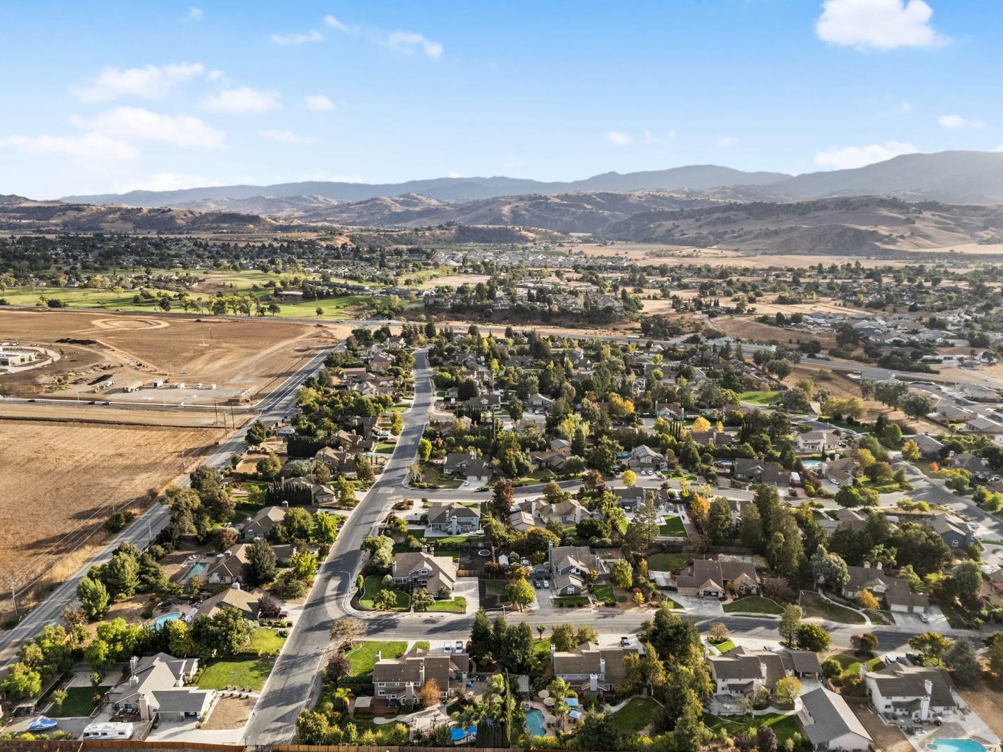 Detail Gallery Image 57 of 59 For 331 Tierra Del Sol, Hollister,  CA 95023 - 3 Beds | 2/1 Baths