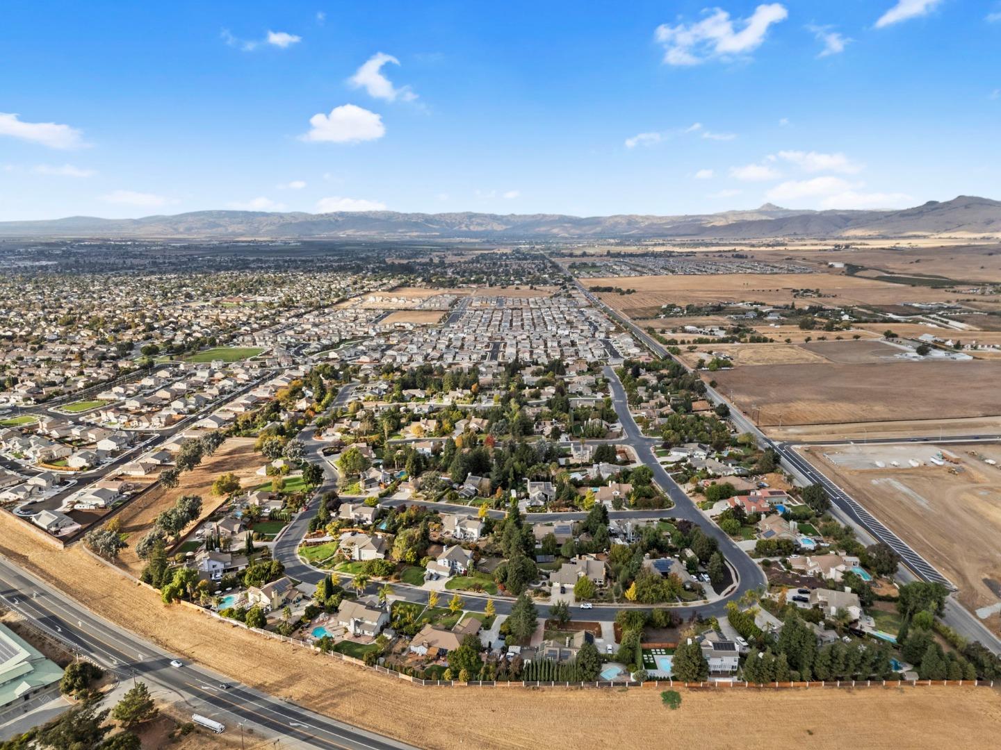 Detail Gallery Image 58 of 59 For 331 Tierra Del Sol, Hollister,  CA 95023 - 3 Beds | 2/1 Baths