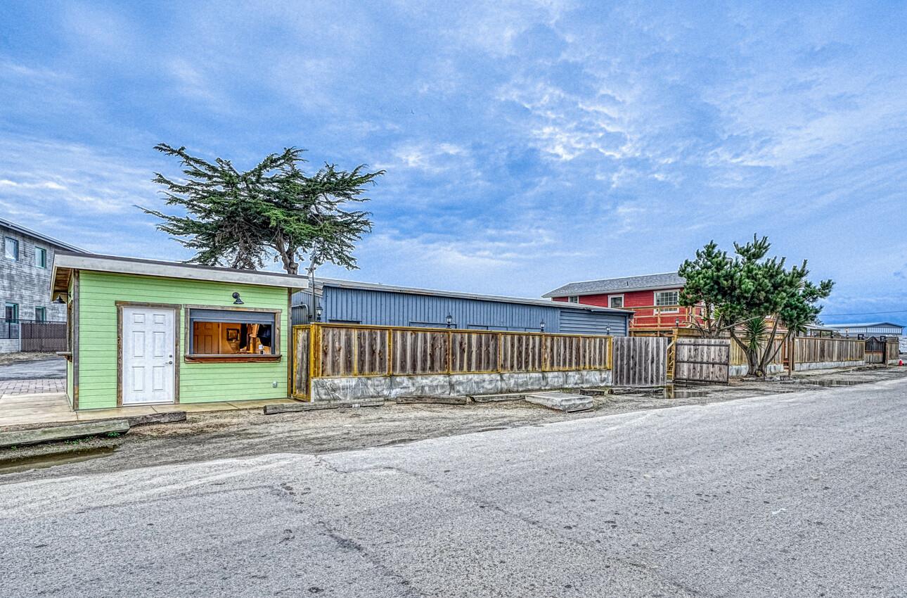 7550 Sandholdt Road, Moss Landing, California 95039, ,Residential Income,For Sale,7550 Sandholdt Road,ML81986042
