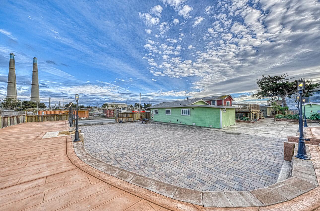 7550 Sandholdt Road, Moss Landing, California 95039, ,Residential Income,For Sale,7550 Sandholdt Road,ML81986042