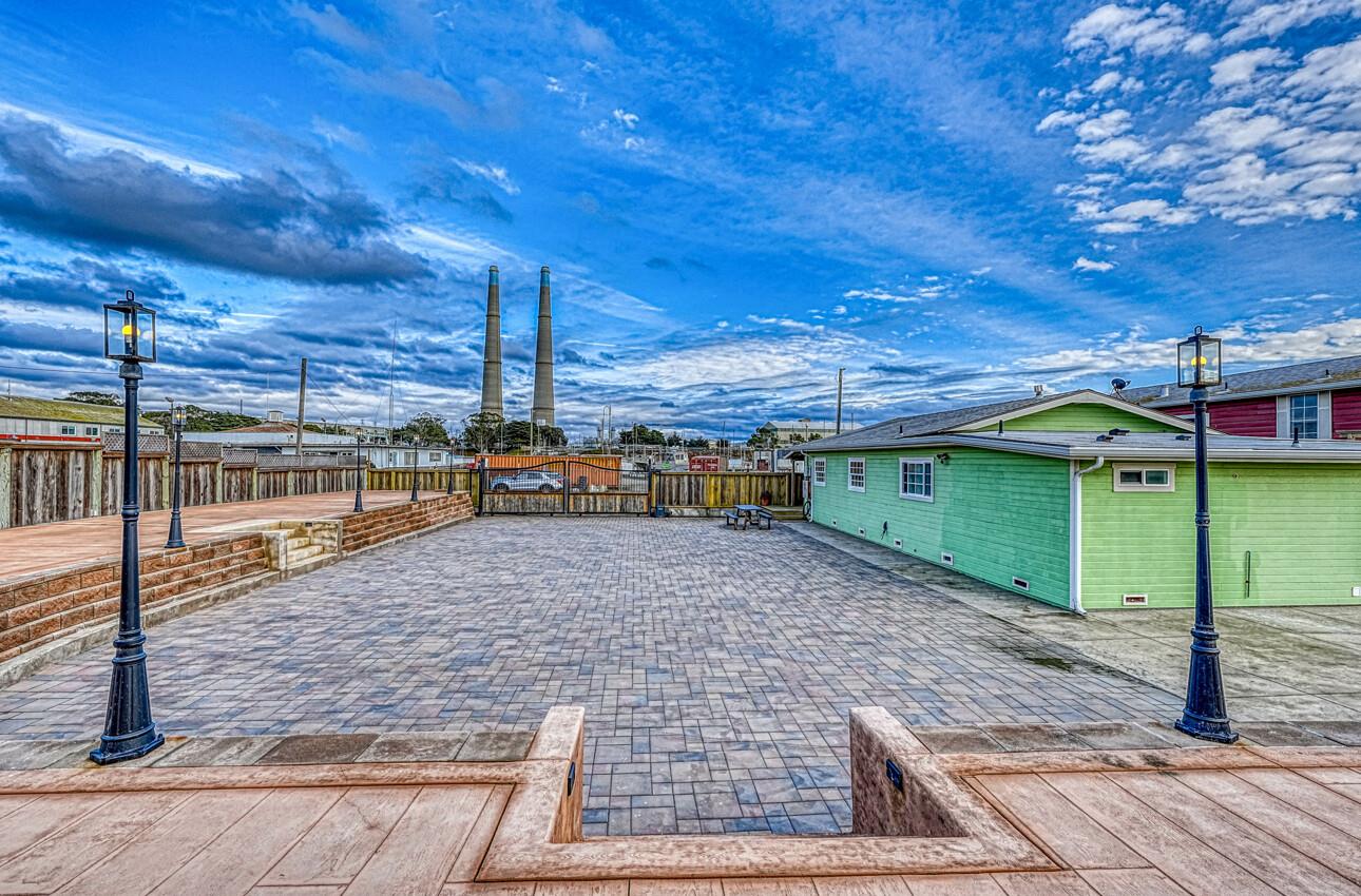 7550 Sandholdt Road, Moss Landing, California 95039, ,Residential Income,For Sale,7550 Sandholdt Road,ML81986042