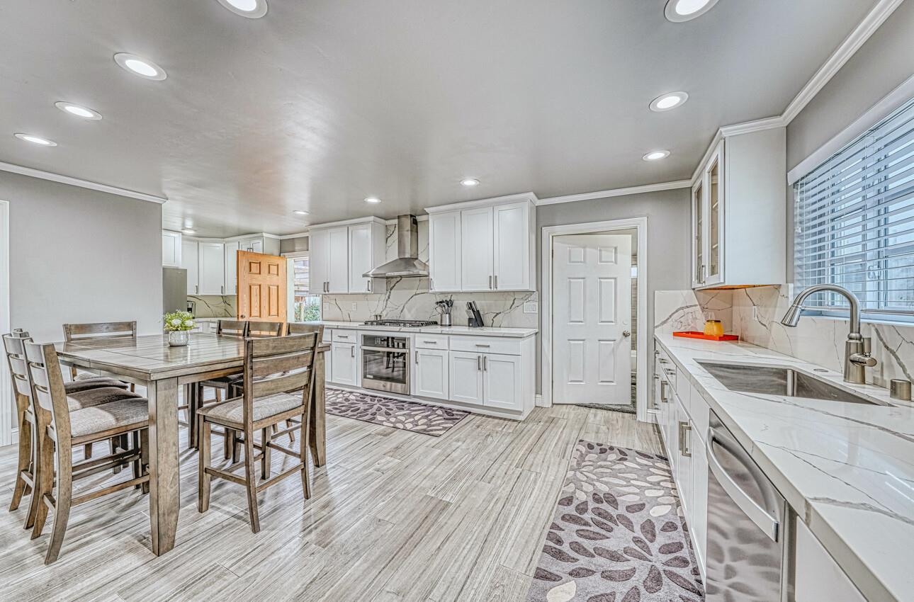 7550 Sandholdt Road, Moss Landing, California 95039, ,Residential Income,For Sale,7550 Sandholdt Road,ML81986042