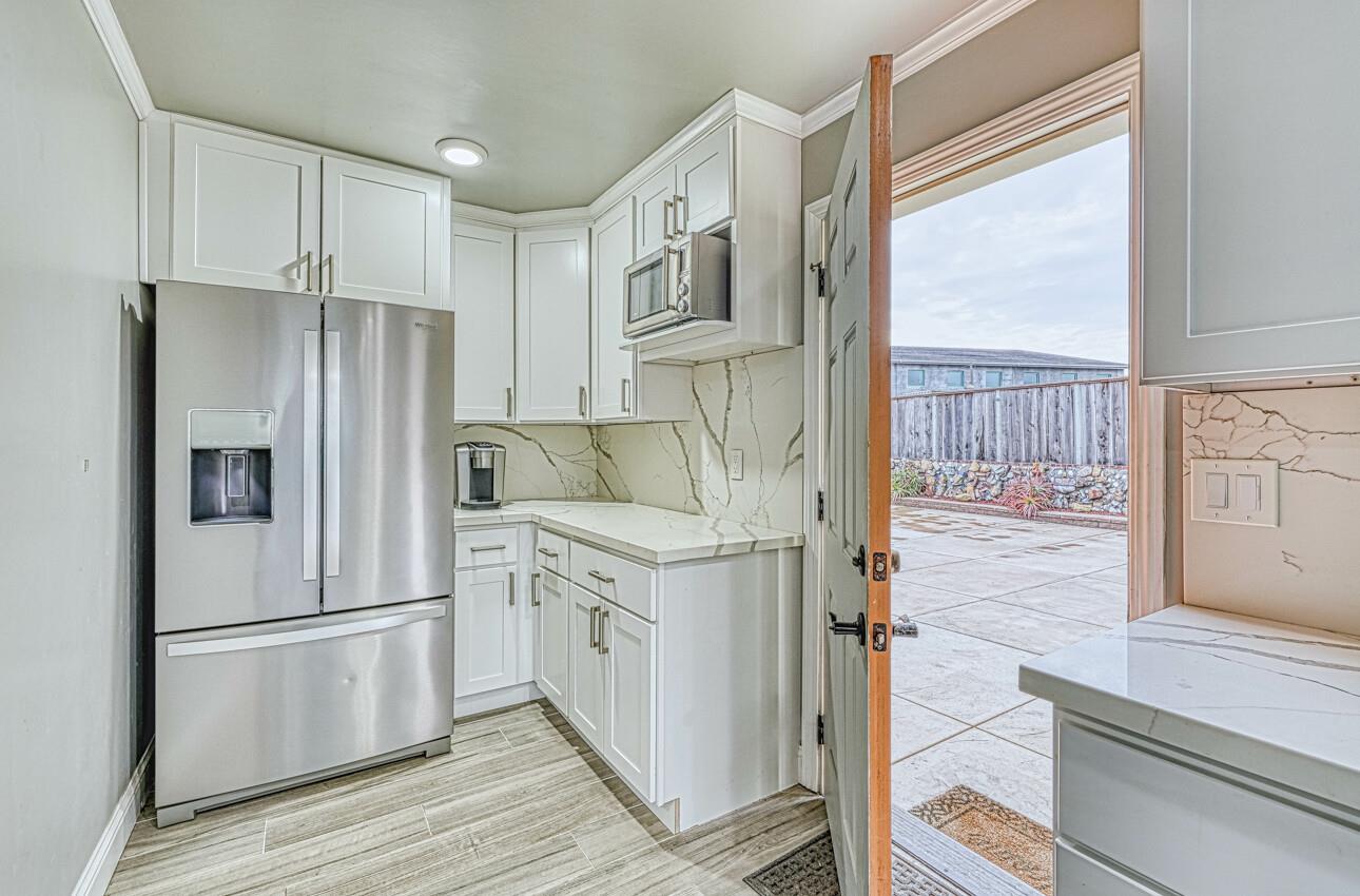 7550 Sandholdt Road, Moss Landing, California 95039, ,Residential Income,For Sale,7550 Sandholdt Road,ML81986042