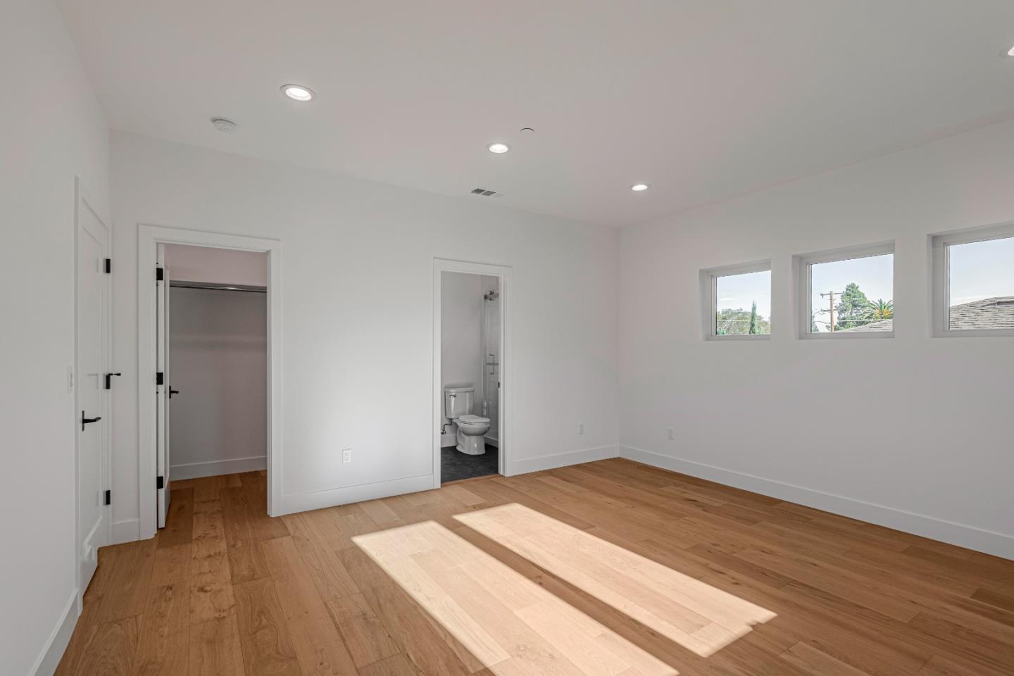 Detail Gallery Image 27 of 46 For 1458 Kentfield Ave, Redwood City,  CA 94061 - 4 Beds | 3/1 Baths