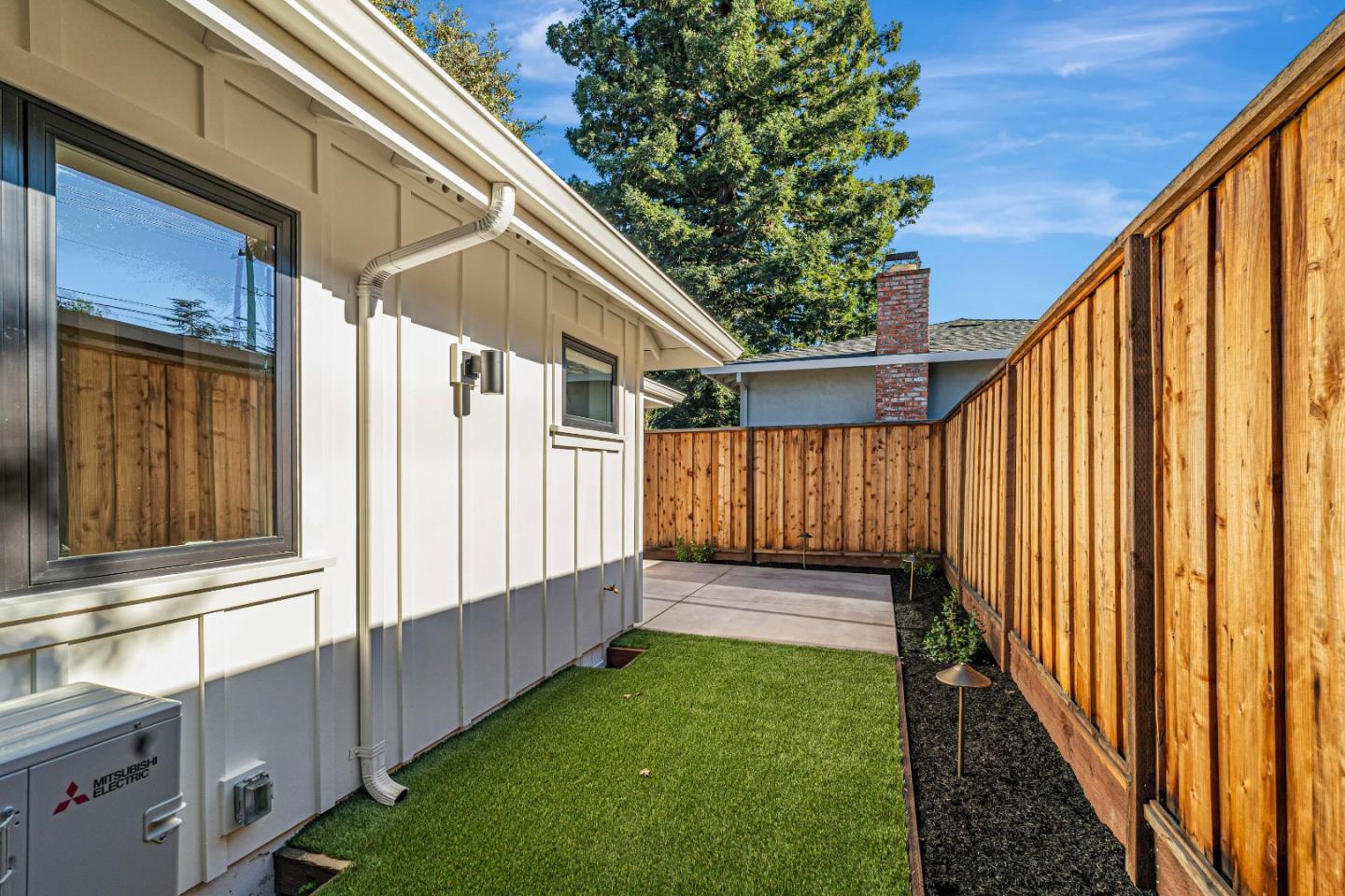 Detail Gallery Image 16 of 24 For 1456 Kentfield Ave, Redwood City,  CA 94061 - 2 Beds | 2 Baths