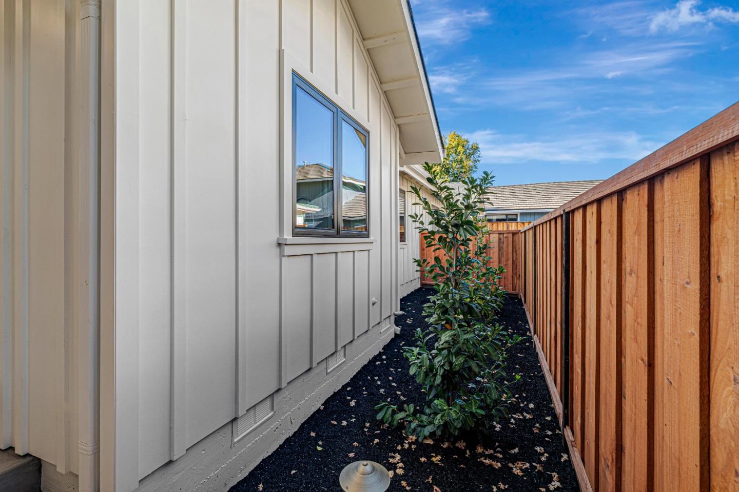 Detail Gallery Image 19 of 24 For 1456 Kentfield Ave, Redwood City,  CA 94061 - 2 Beds | 2 Baths