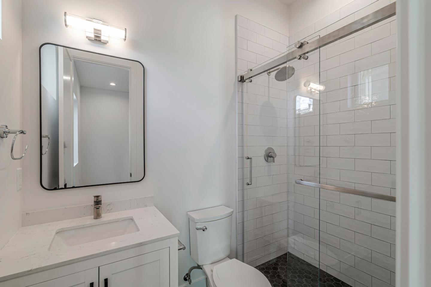 Detail Gallery Image 9 of 24 For 1456 Kentfield Ave, Redwood City,  CA 94061 - 2 Beds | 2 Baths