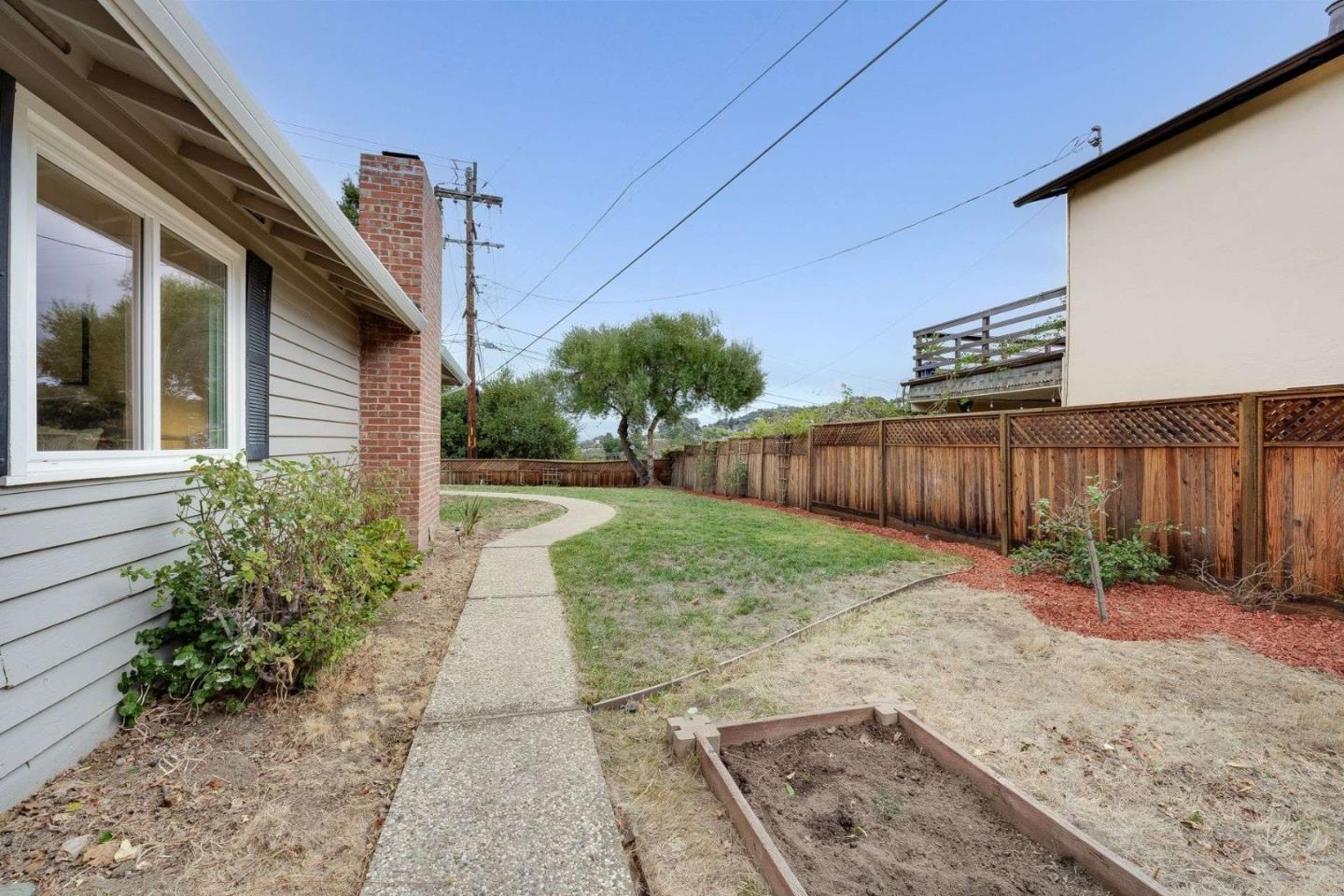 Detail Gallery Image 28 of 32 For 705 W Hillsdale Blvd, San Mateo,  CA 94403 - 4 Beds | 1/1 Baths