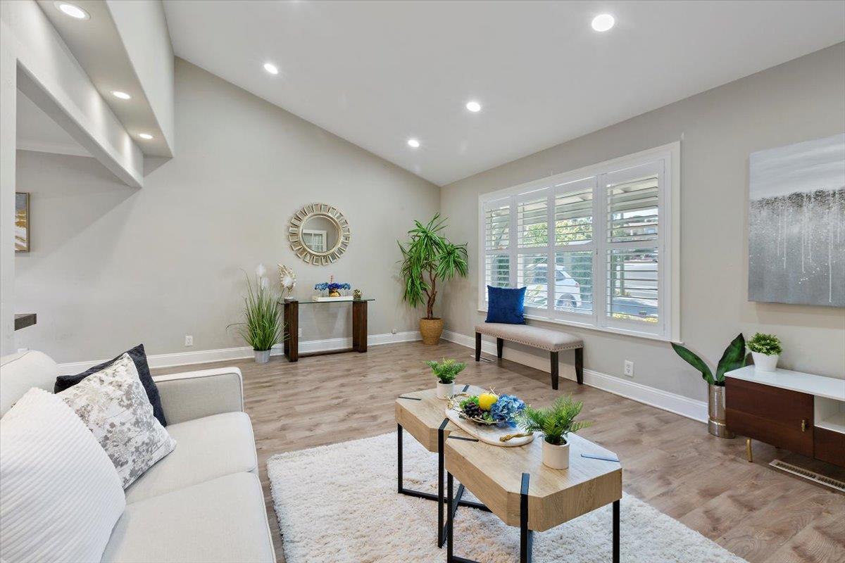 Detail Gallery Image 10 of 46 For 4356 Yerba Buena Ave, San Jose,  CA 95121 - 3 Beds | 2/1 Baths