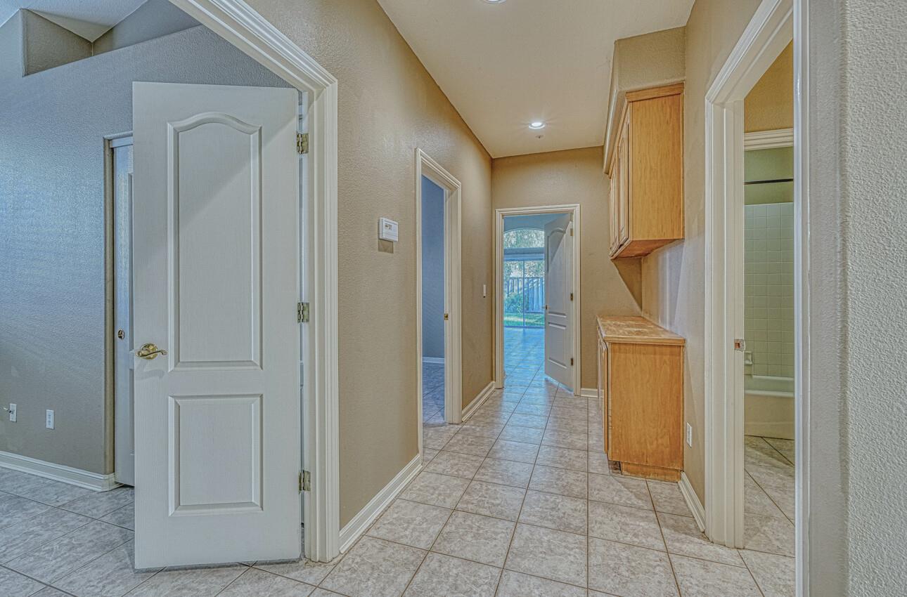 Detail Gallery Image 18 of 38 For 18423 Wildrose Ct, Salinas,  CA 93908 - 3 Beds | 2 Baths