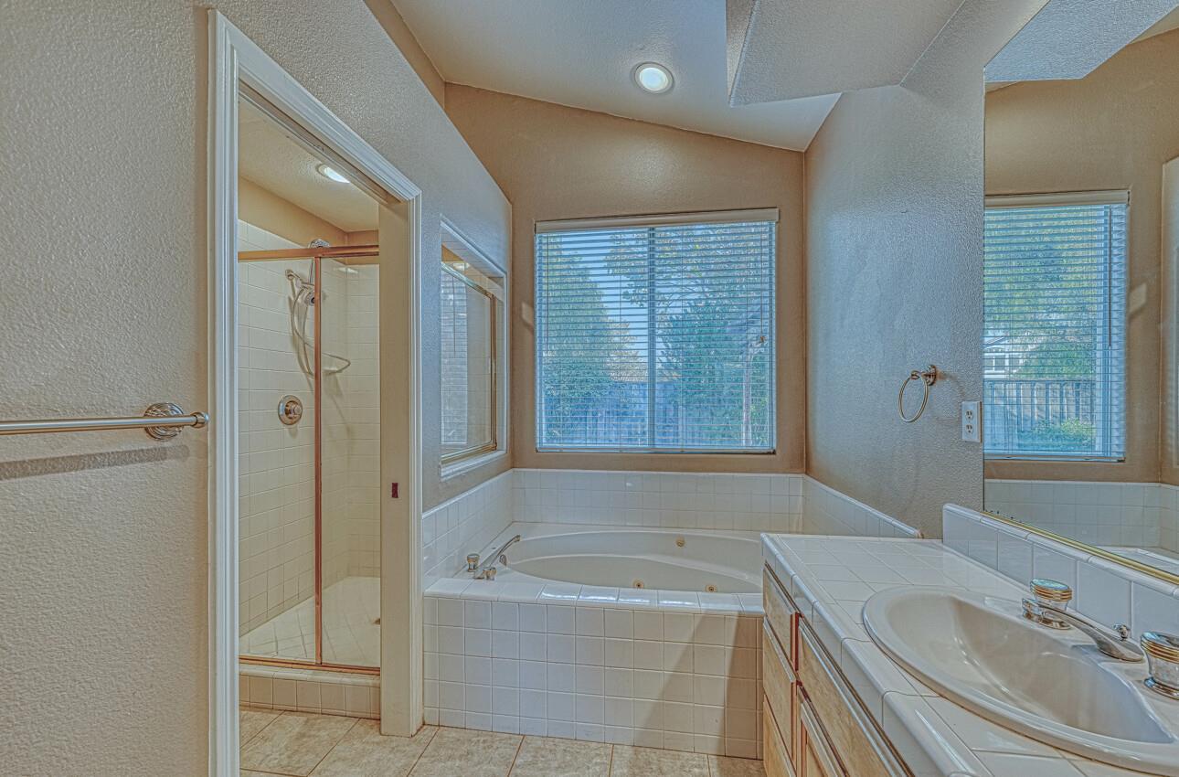 Detail Gallery Image 24 of 38 For 18423 Wildrose Ct, Salinas,  CA 93908 - 3 Beds | 2 Baths