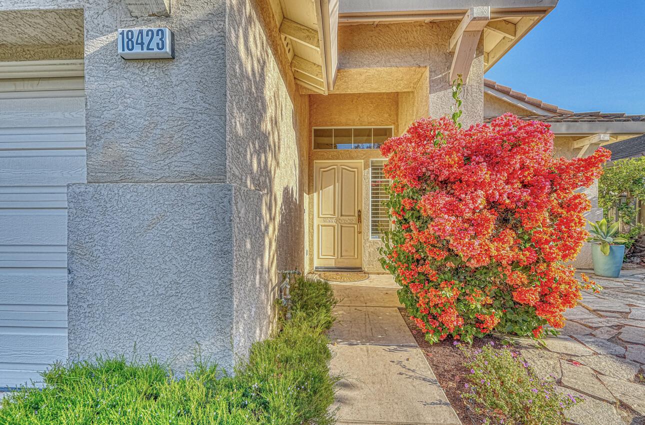 Detail Gallery Image 3 of 38 For 18423 Wildrose Ct, Salinas,  CA 93908 - 3 Beds | 2 Baths