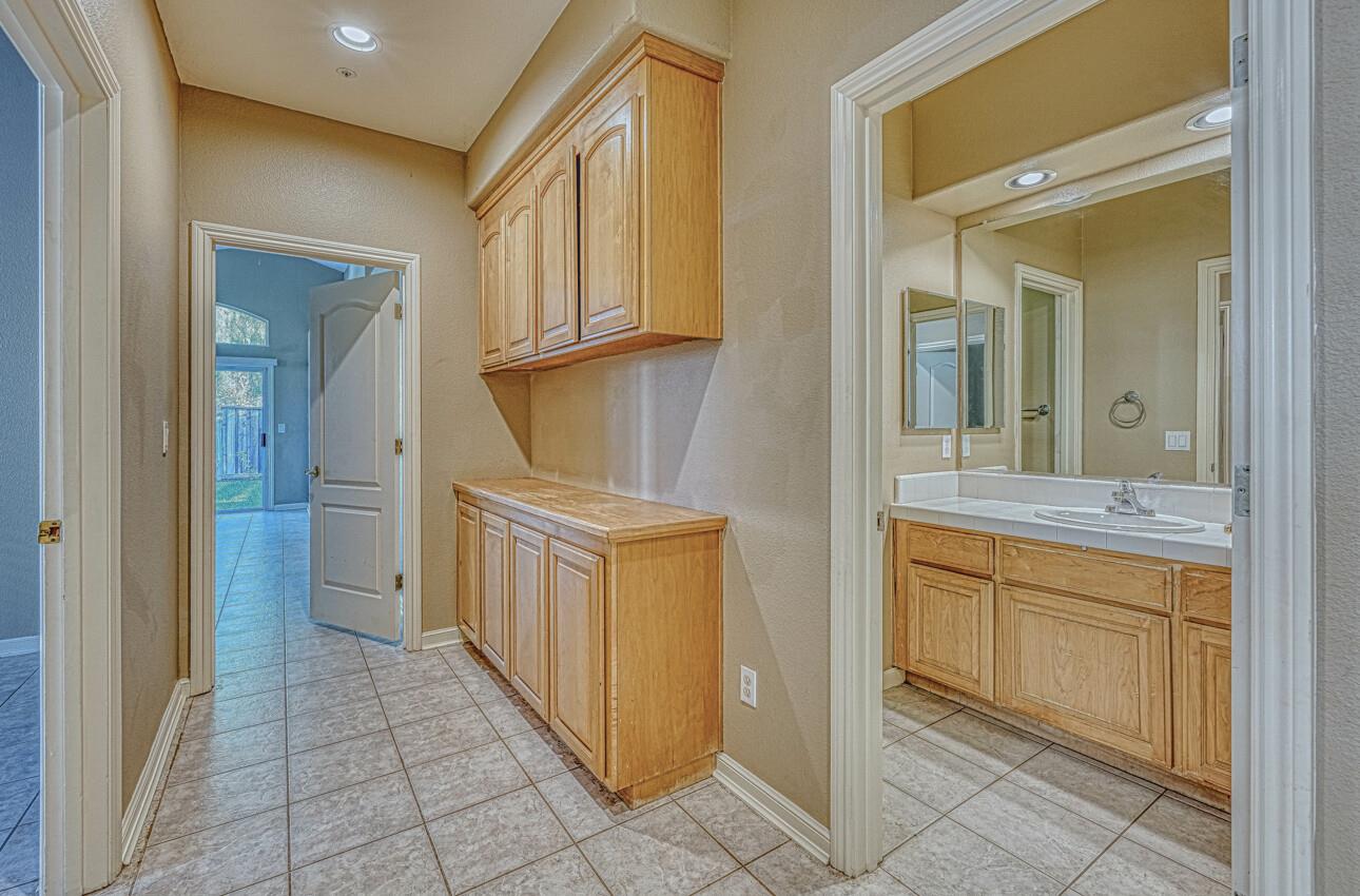 Detail Gallery Image 30 of 38 For 18423 Wildrose Ct, Salinas,  CA 93908 - 3 Beds | 2 Baths