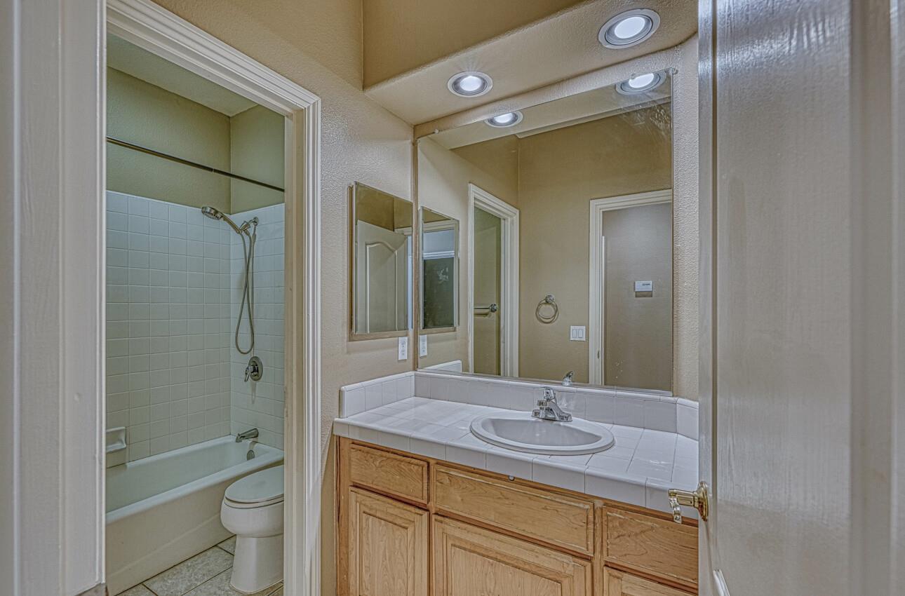 Detail Gallery Image 31 of 38 For 18423 Wildrose Ct, Salinas,  CA 93908 - 3 Beds | 2 Baths