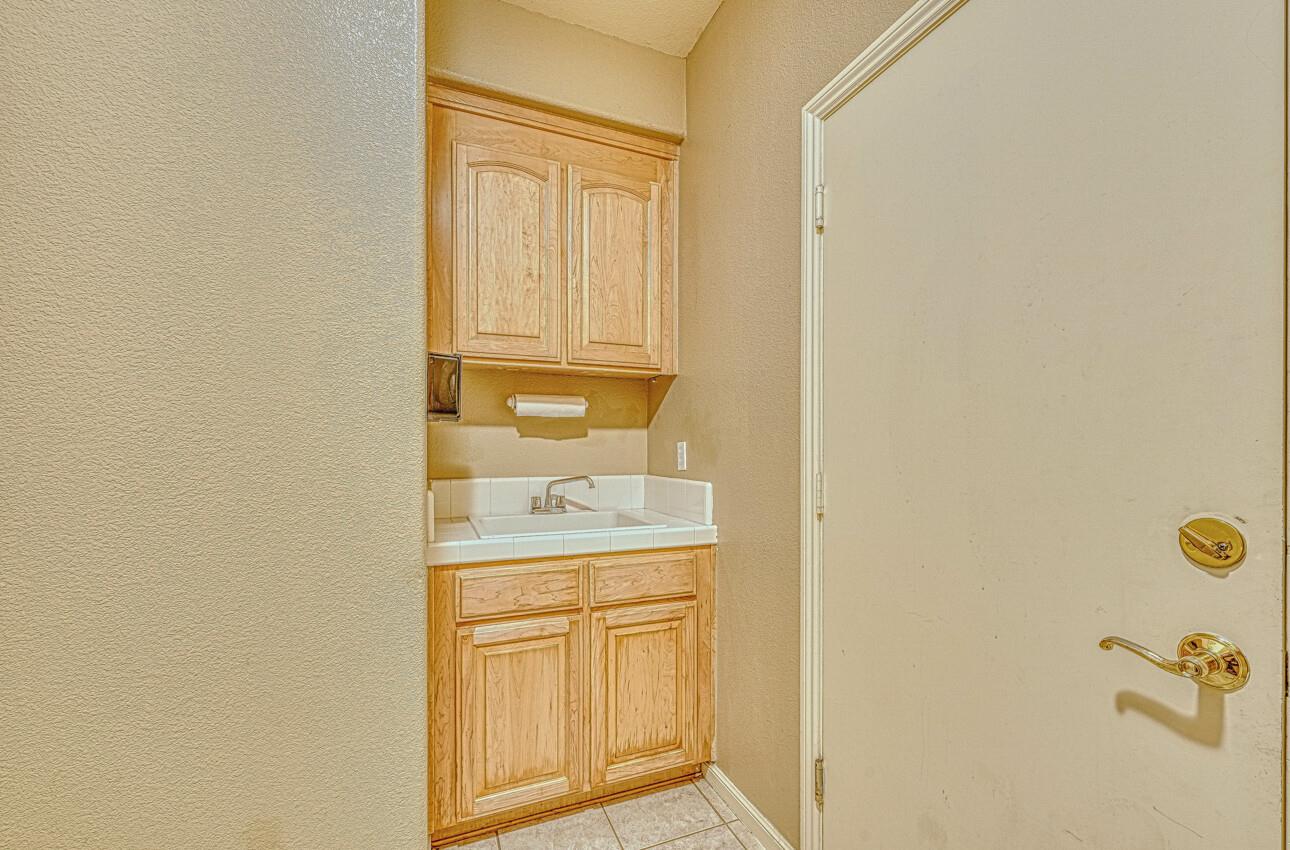 Detail Gallery Image 33 of 38 For 18423 Wildrose Ct, Salinas,  CA 93908 - 3 Beds | 2 Baths