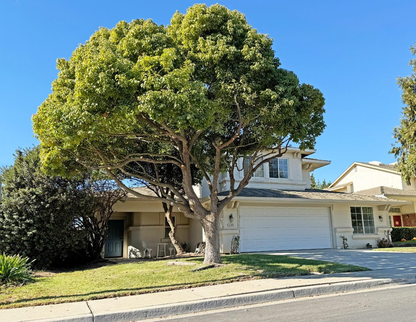 Detail Gallery Image 3 of 49 For 1395 West St, Soledad,  CA 93960 - 3 Beds | 2/1 Baths