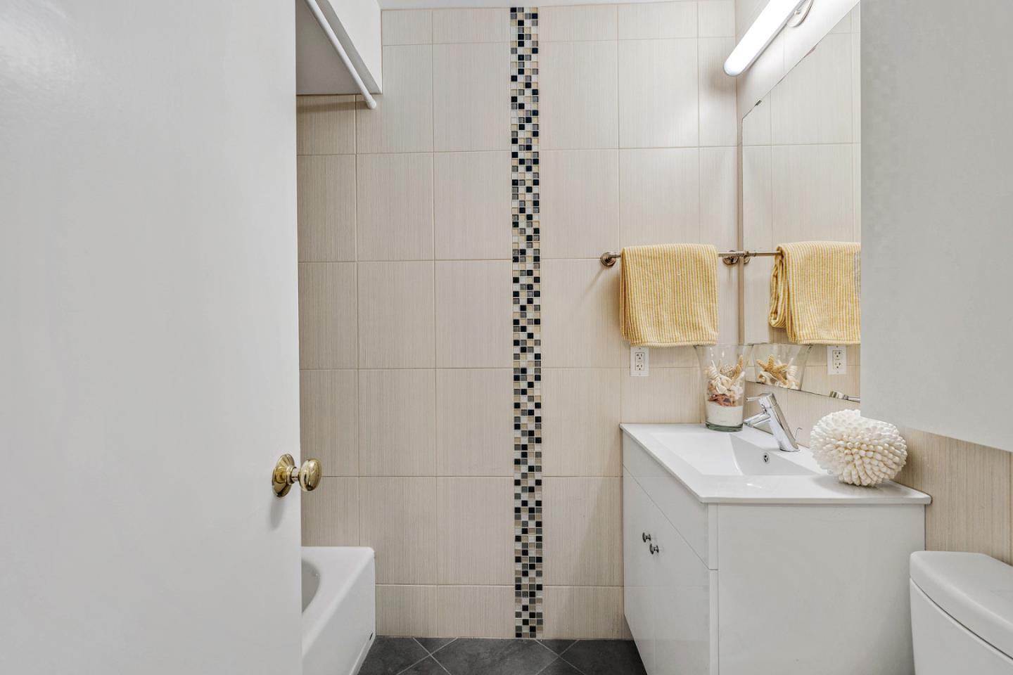 Detail Gallery Image 17 of 31 For 688 Mariners Island Blvd #112,  San Mateo,  CA 94404 - 1 Beds | 1 Baths