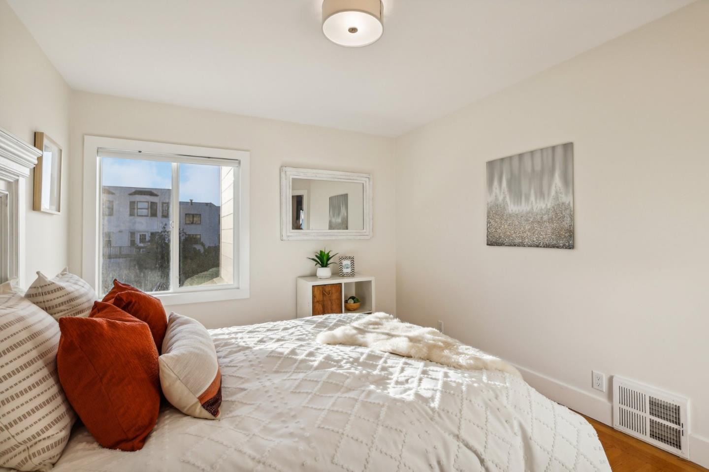 Detail Gallery Image 18 of 58 For 2475 47th Ave, San Francisco,  CA 94116 - 3 Beds | 2 Baths