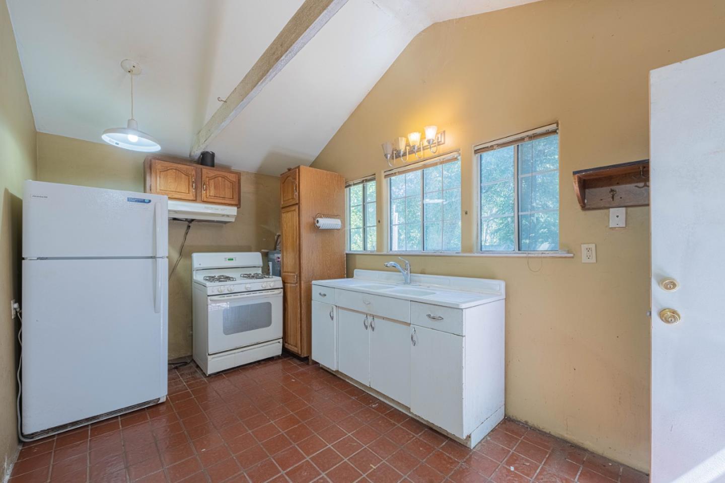 Detail Gallery Image 14 of 22 For 37151 Nason Road a & B, Carmel Valley,  CA 93924 - 2 Beds | 2 Baths
