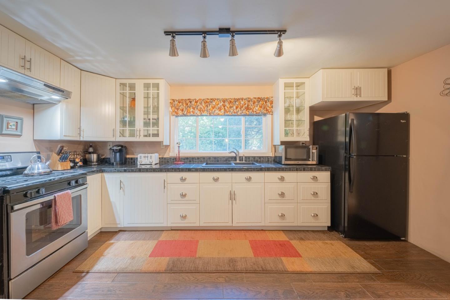 Detail Gallery Image 3 of 22 For 37151 Nason Road a & B, Carmel Valley,  CA 93924 - 2 Beds | 2 Baths