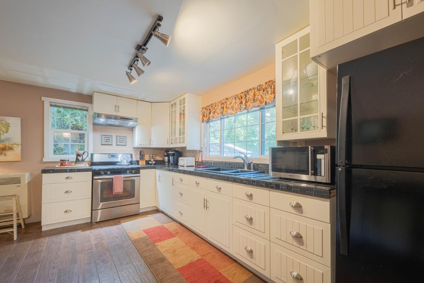 Detail Gallery Image 4 of 22 For 37151 Nason Road a & B, Carmel Valley,  CA 93924 - 2 Beds | 2 Baths