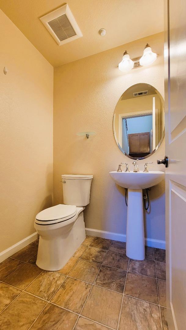 Detail Gallery Image 13 of 26 For 229 Vista Roma Way, San Jose,  CA 95136 - 3 Beds | 2/1 Baths