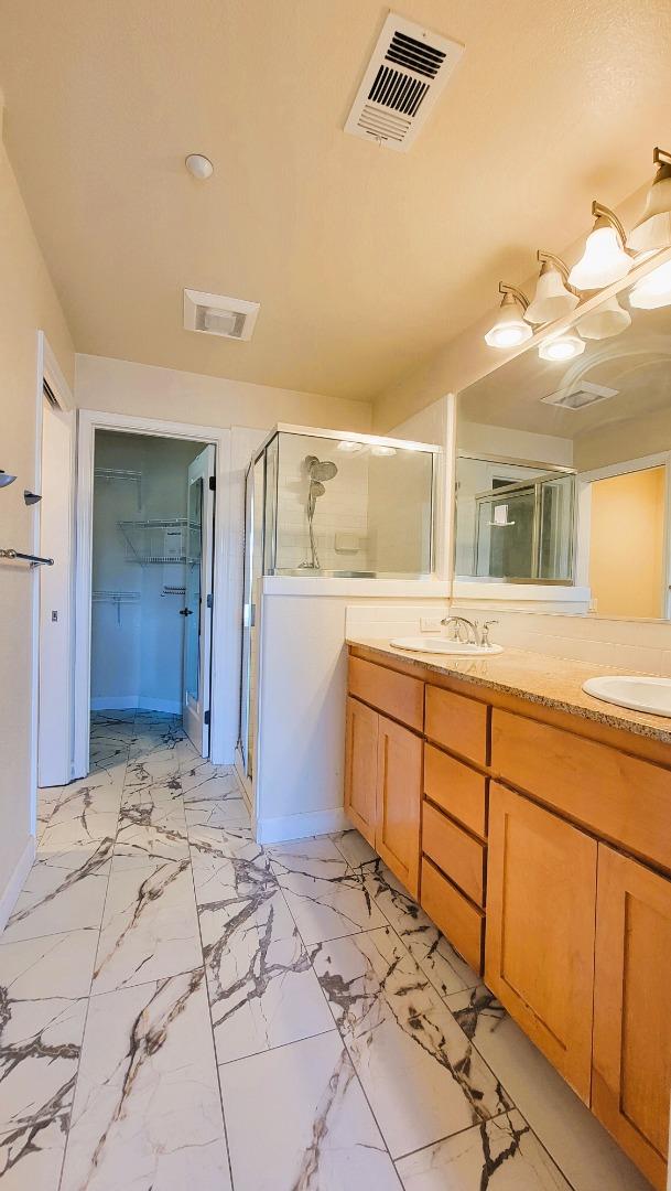 Detail Gallery Image 17 of 26 For 229 Vista Roma Way, San Jose,  CA 95136 - 3 Beds | 2/1 Baths