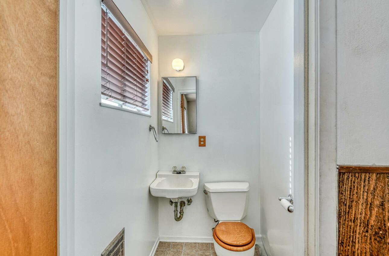 Detail Gallery Image 13 of 22 For 578 Calaveras Dr, Salinas,  CA 93906 - 2 Beds | 1/1 Baths