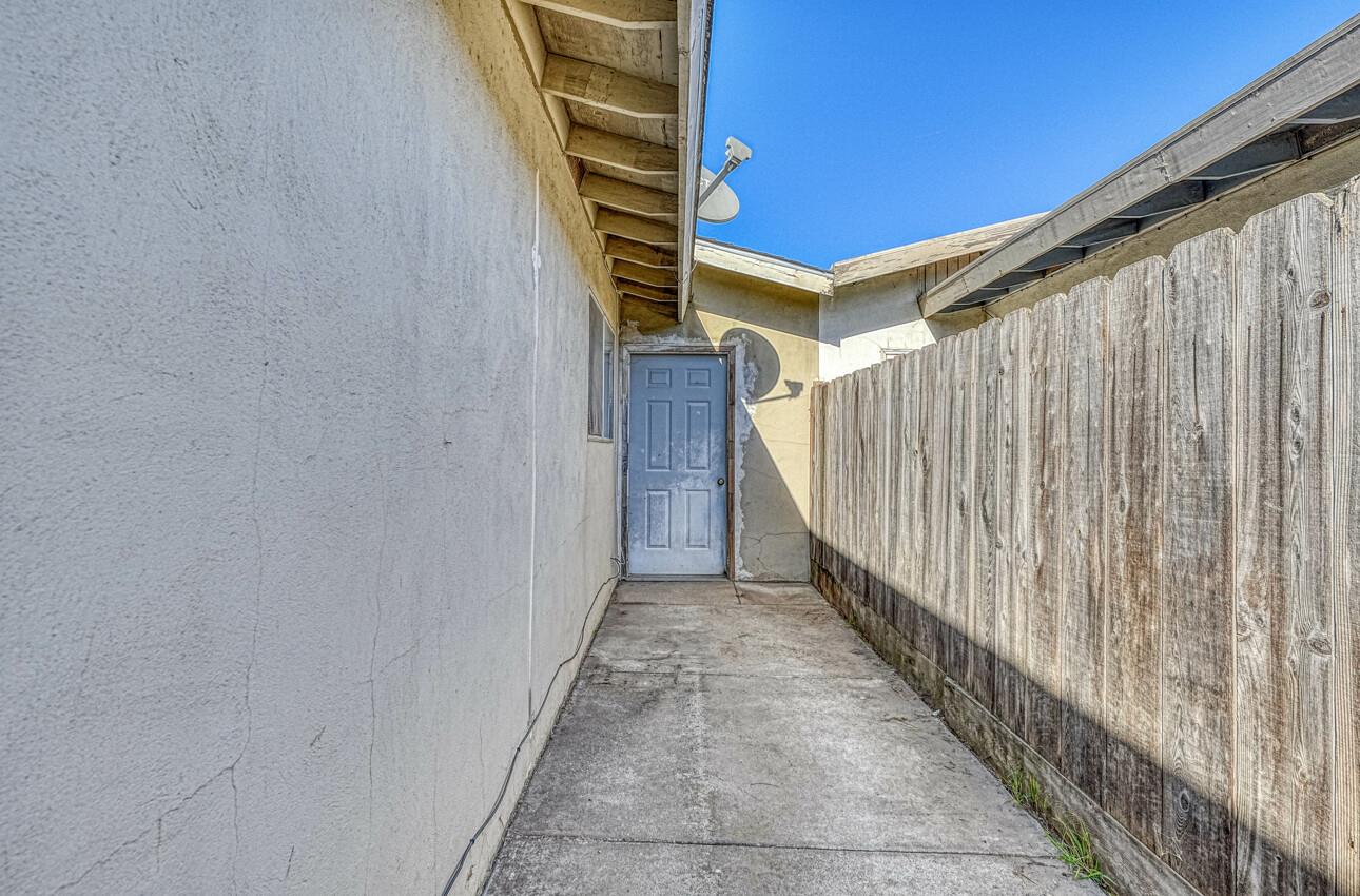 Detail Gallery Image 21 of 22 For 578 Calaveras Dr, Salinas,  CA 93906 - 2 Beds | 1/1 Baths