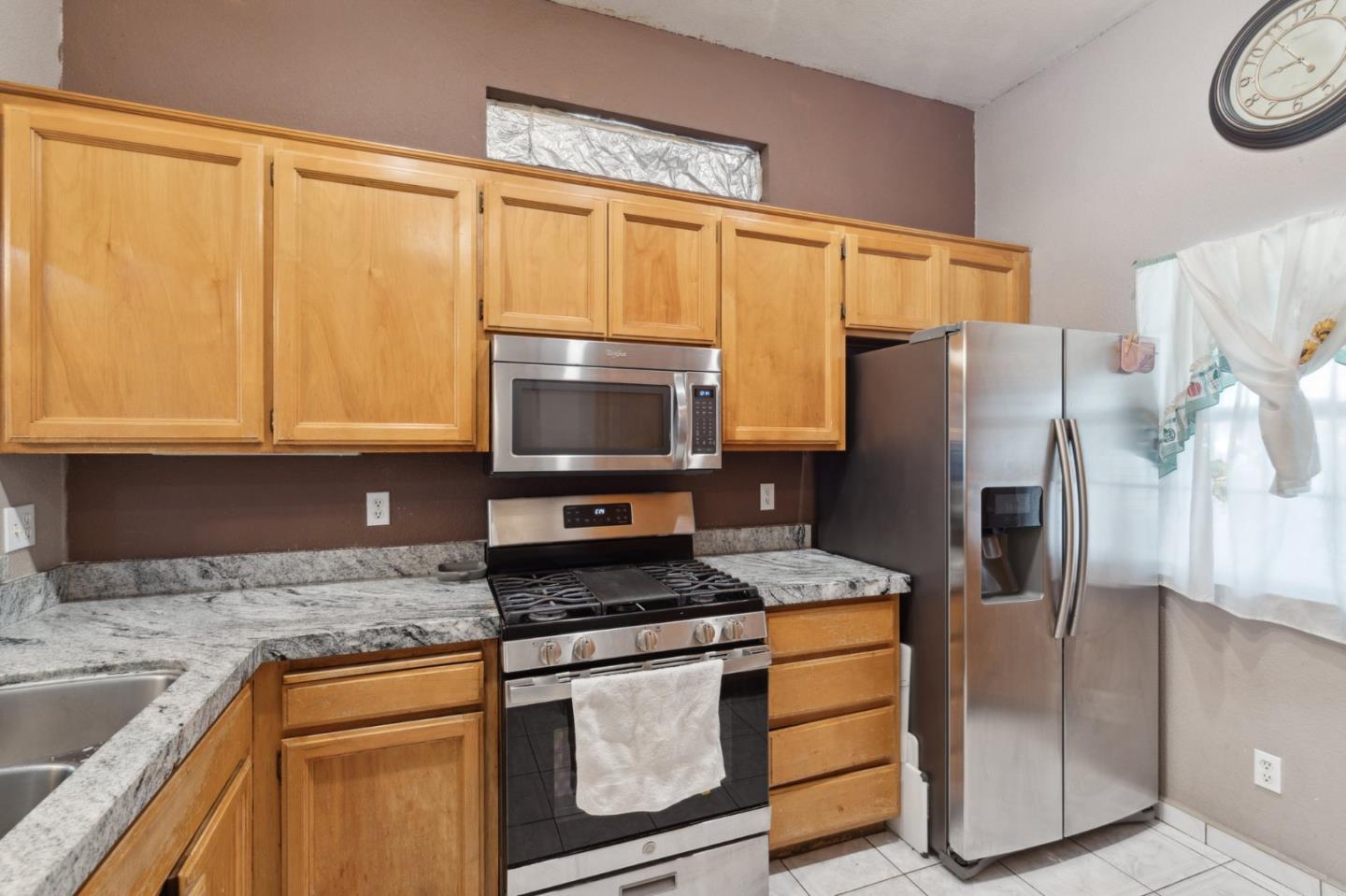 2880 Elm St, Livingston, CA 95334 photo 5