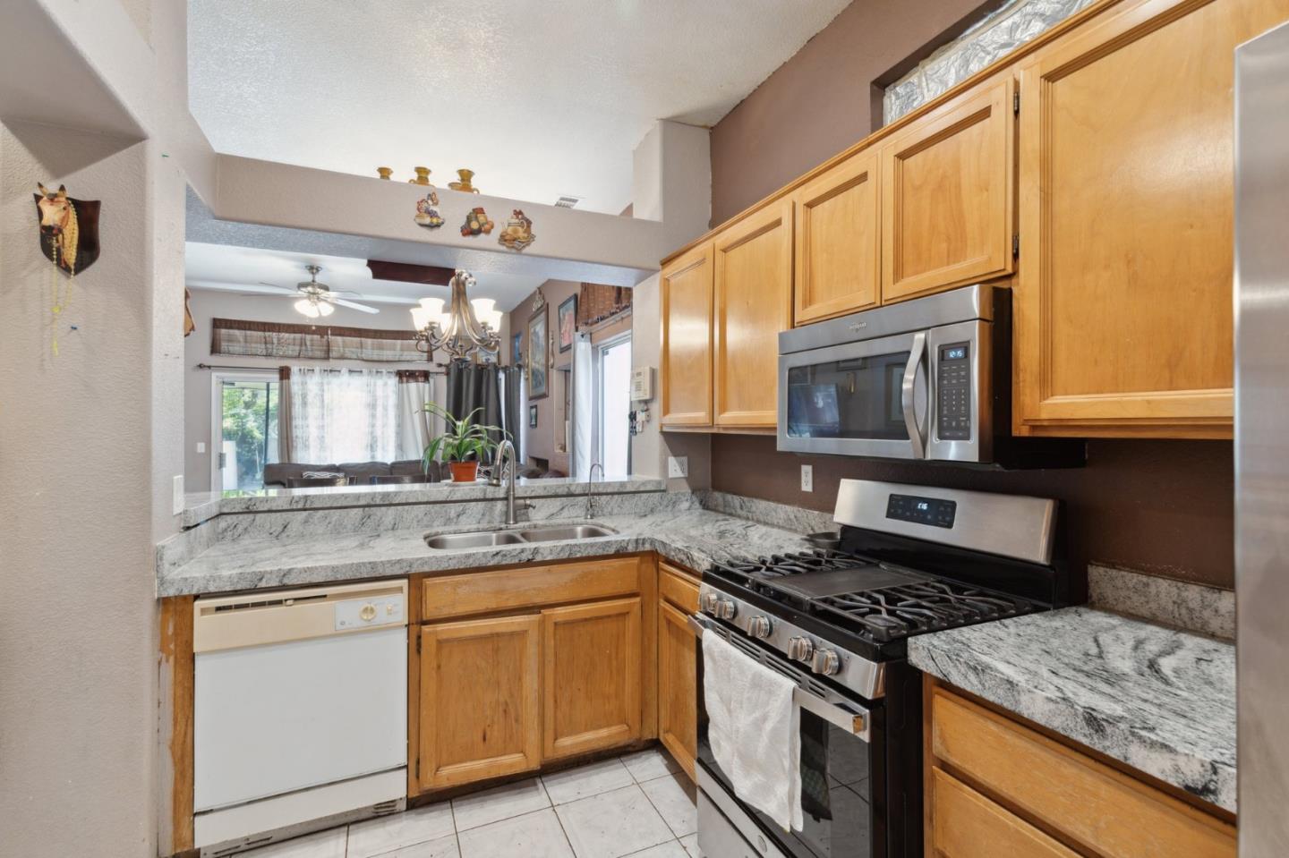 2880 Elm St, Livingston, CA 95334 photo 6