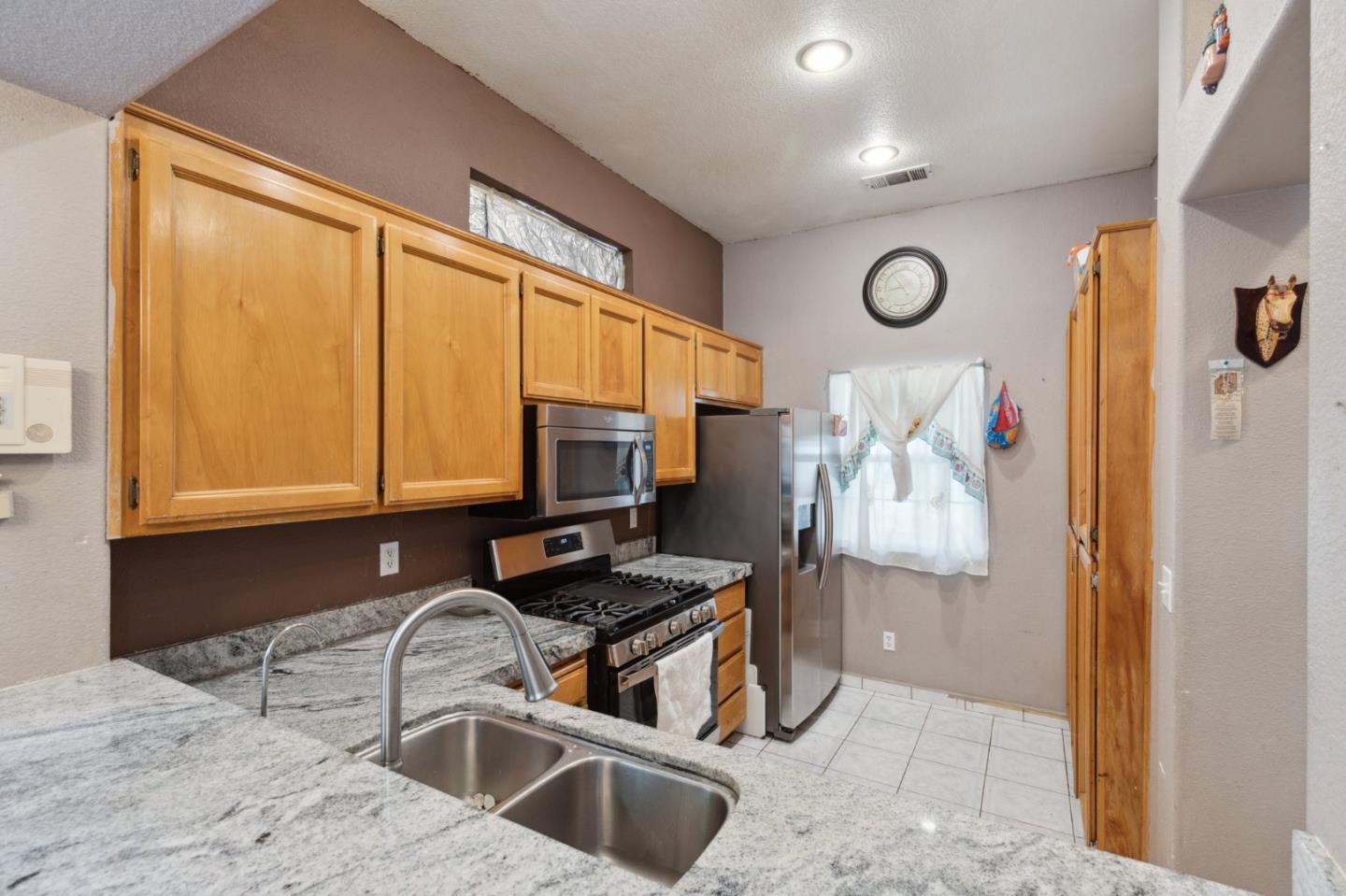 2880 Elm St, Livingston, CA 95334 photo 8