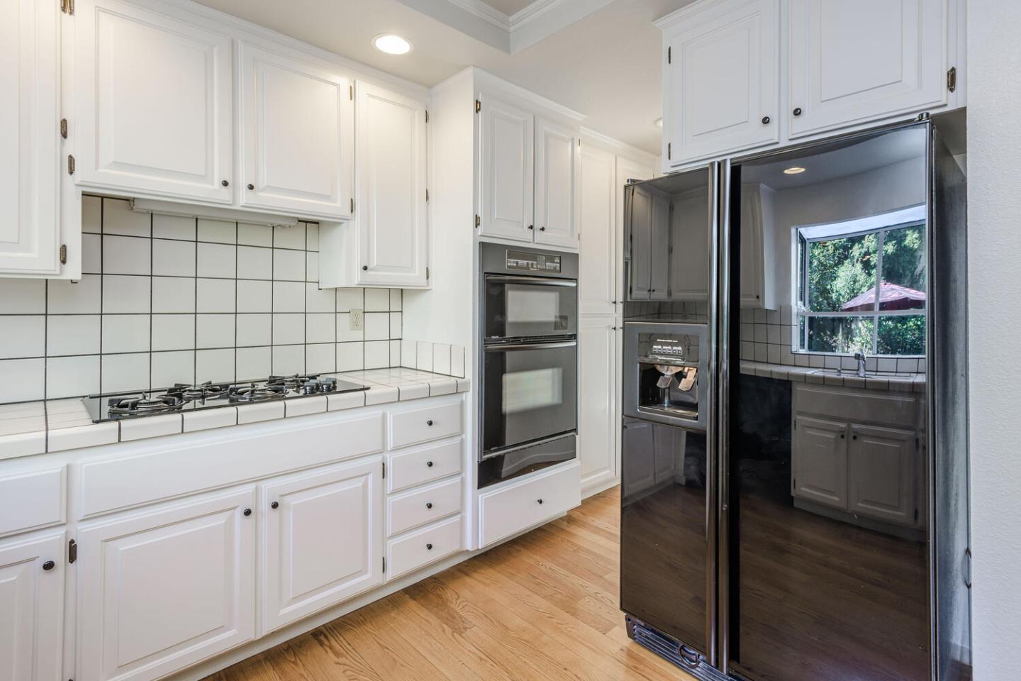 Detail Gallery Image 7 of 28 For 129 Danbury Ln, Redwood City,  CA 94061 - 3 Beds | 2/1 Baths