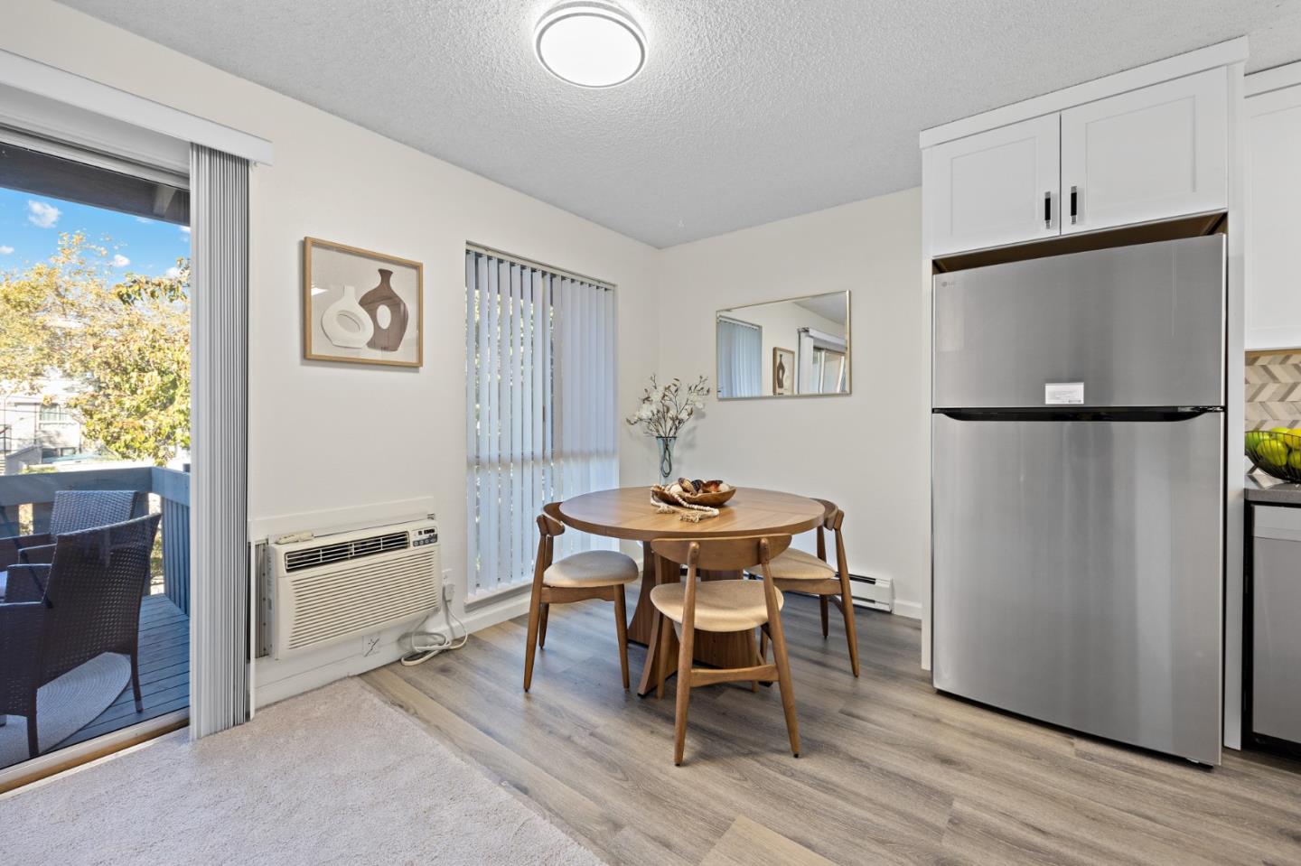 Detail Gallery Image 6 of 68 For 1036 Oak Grove Rd #116,  Concord,  CA 94518 - 1 Beds | 1 Baths