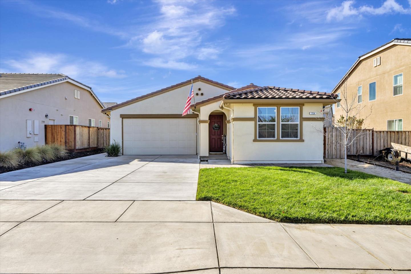 Detail Gallery Image 1 of 22 For 754 Klamath Way, Hollister,  CA 95023 - 3 Beds | 2 Baths