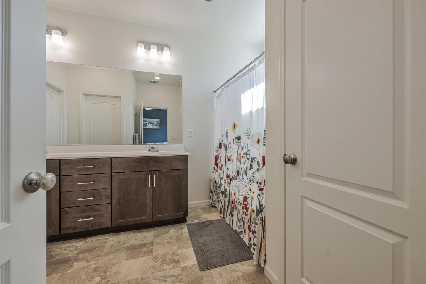 Detail Gallery Image 14 of 22 For 754 Klamath Way, Hollister,  CA 95023 - 3 Beds | 2 Baths