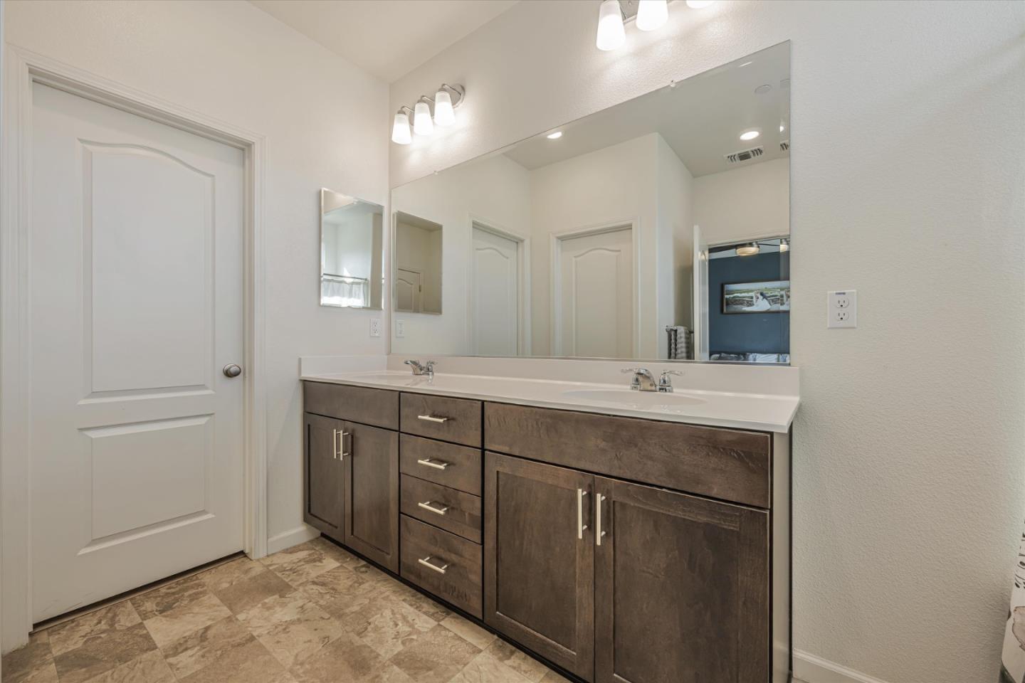 Detail Gallery Image 16 of 22 For 754 Klamath Way, Hollister,  CA 95023 - 3 Beds | 2 Baths