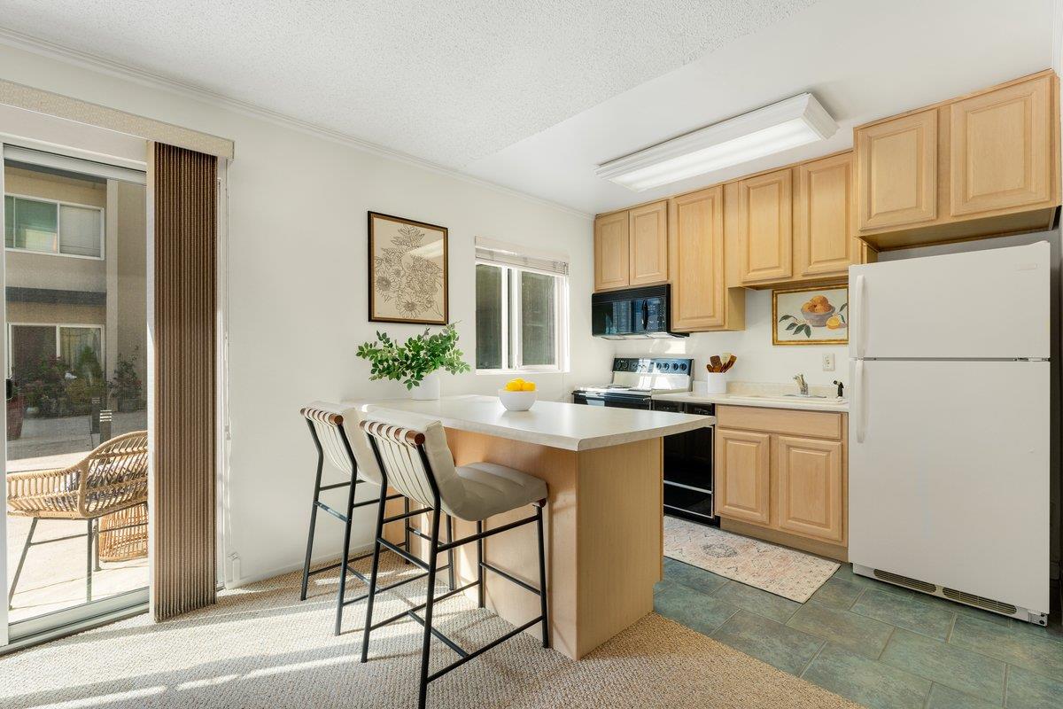 Detail Gallery Image 5 of 17 For 220 Atlantic Ave #111,  Santa Cruz,  CA 95062 - 0 Beds | 1 Baths