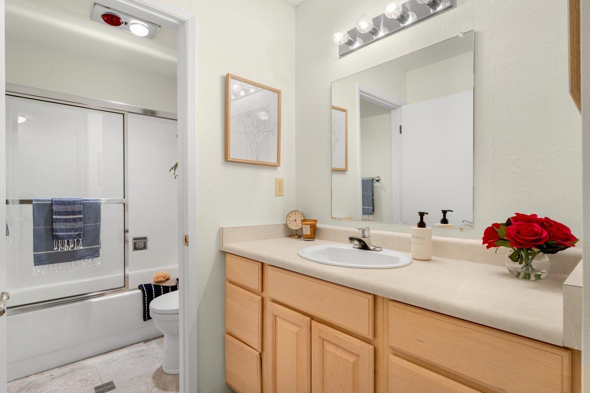 Detail Gallery Image 9 of 17 For 220 Atlantic Ave #111,  Santa Cruz,  CA 95062 - 0 Beds | 1 Baths