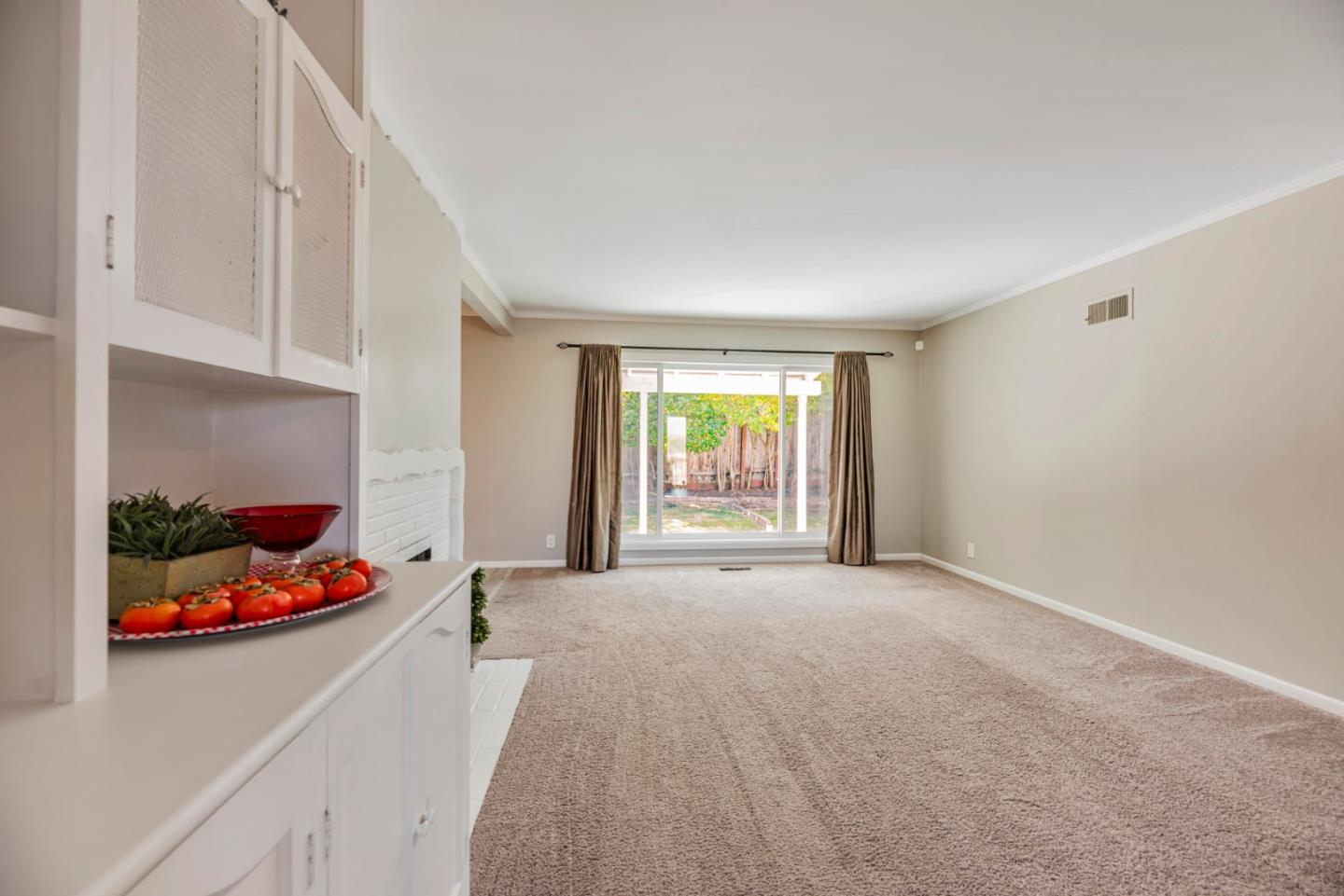 Detail Gallery Image 9 of 54 For 20 Queen Anne Ct, Millbrae,  CA 94030 - 4 Beds | 2 Baths