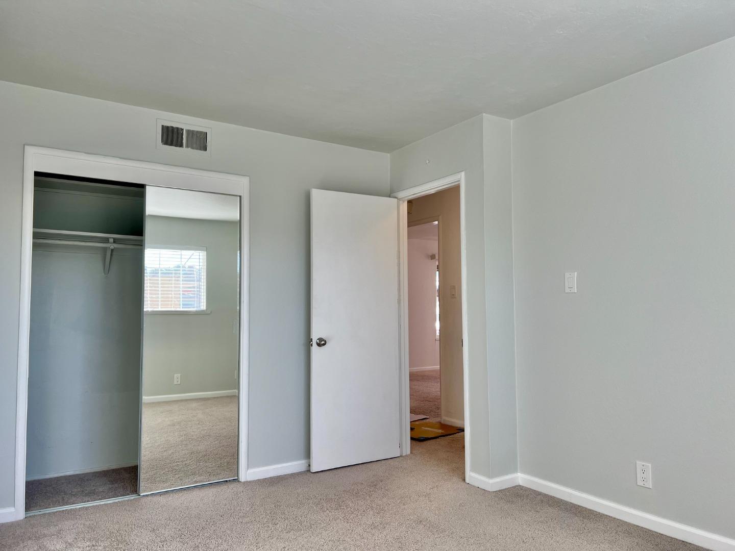 Detail Gallery Image 11 of 28 For 2406 Kehoe Ave, San Mateo,  CA 94403 - 3 Beds | 1/1 Baths