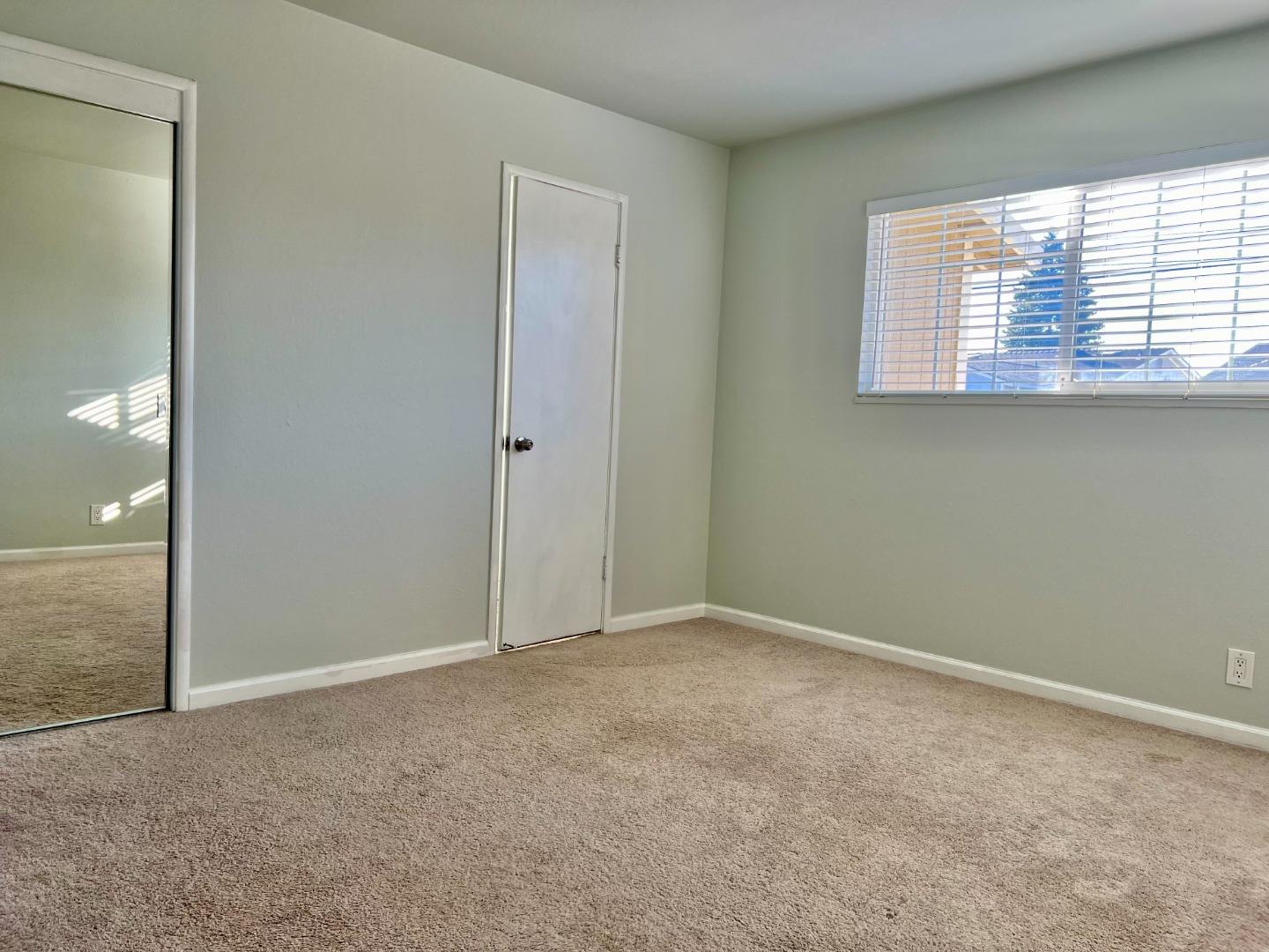 Detail Gallery Image 13 of 28 For 2406 Kehoe Ave, San Mateo,  CA 94403 - 3 Beds | 1/1 Baths