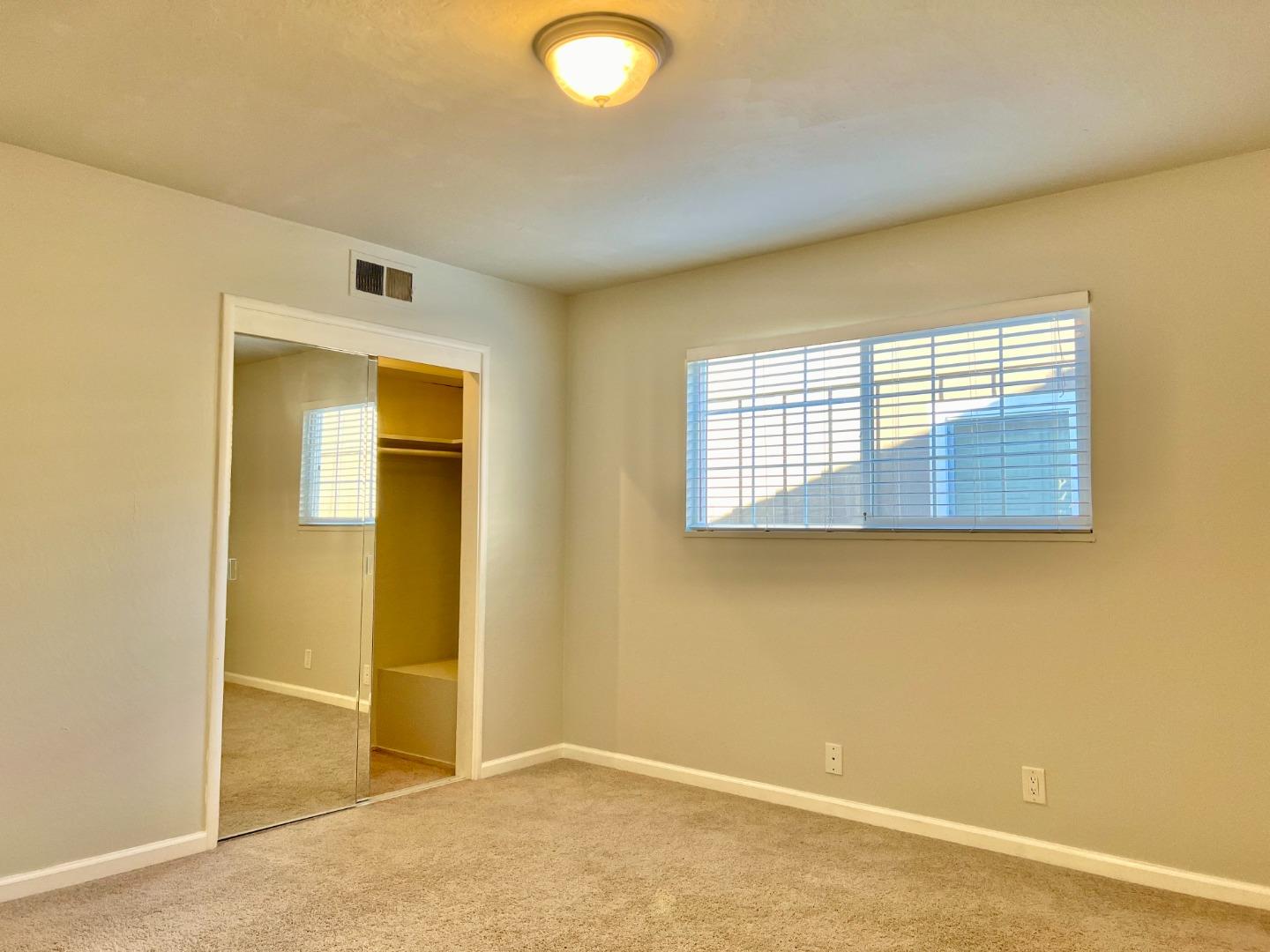 Detail Gallery Image 14 of 28 For 2406 Kehoe Ave, San Mateo,  CA 94403 - 3 Beds | 1/1 Baths